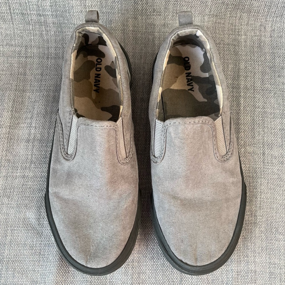 Old Navy Kids Grey Canvas Slip-on Loafer Sneakers Size 3 Casual Comfort Shoes